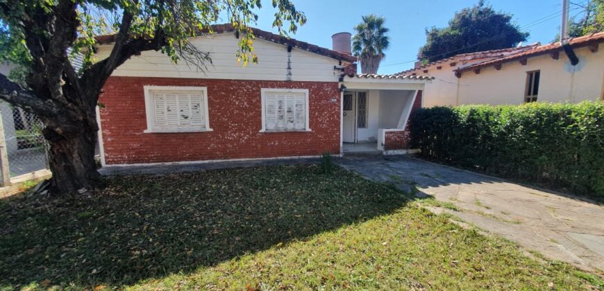 Pequeño Chalet Colonial a Reciclar – Zona centro