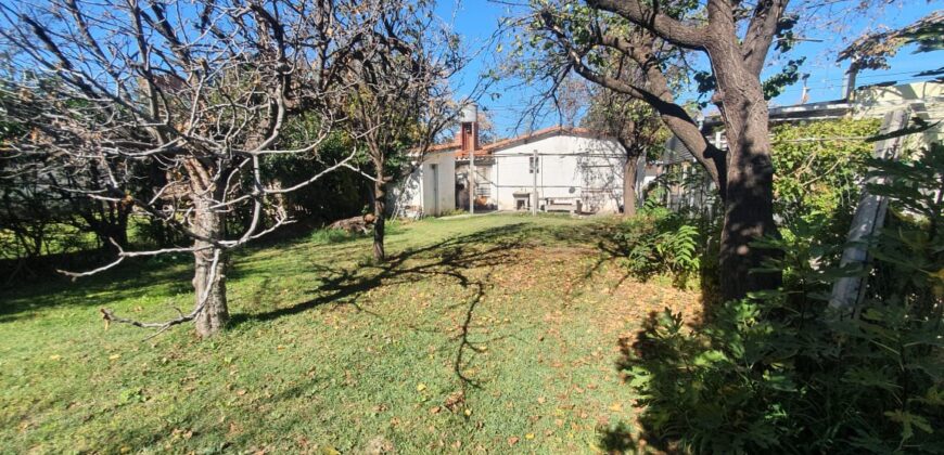 Pequeño Chalet Colonial a Reciclar – Zona centro