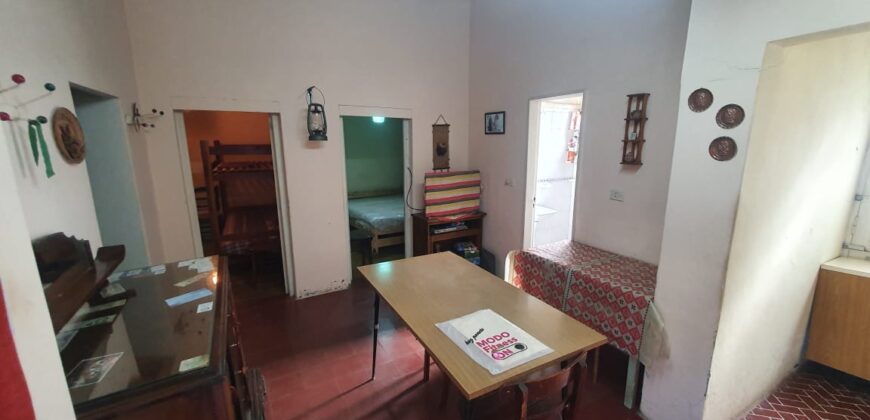 Pequeño Chalet Colonial a Reciclar – Zona centro