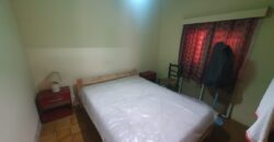 Pequeño Chalet Colonial a Reciclar – Zona centro