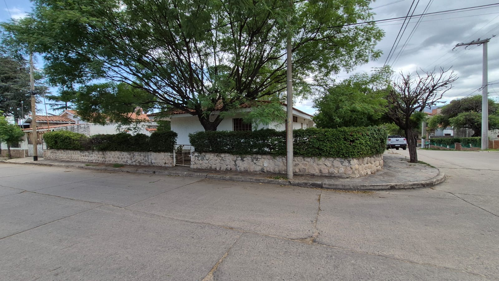 Chalet. Excelente Ubicación, Residencial y Céntrica.