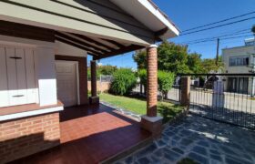 Chalet Amoblado, Céntrico y Totalmente Reciclado!!