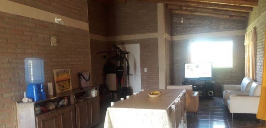 Amplia Vivienda de 3 Dormitorios con Hermosa Vista Panorámica.