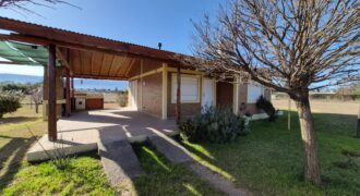 Amplia Vivienda con Pileta. Vista Única. Amplio Parque