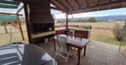 Amplia Vivienda con Pileta. Vista Única. Amplio Parque