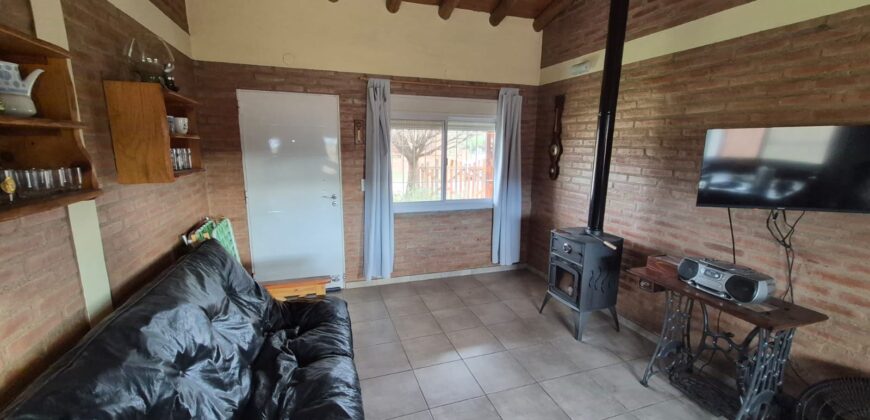 Amplia Vivienda con Pileta. Vista Única. Amplio Parque