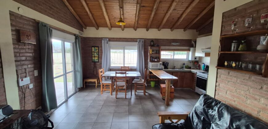 Amplia Vivienda con Pileta. Vista Única. Amplio Parque