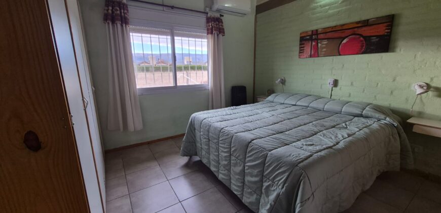 Amplia Vivienda con Pileta. Vista Única. Amplio Parque