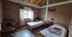Amplia Vivienda con Pileta. Vista Única. Amplio Parque