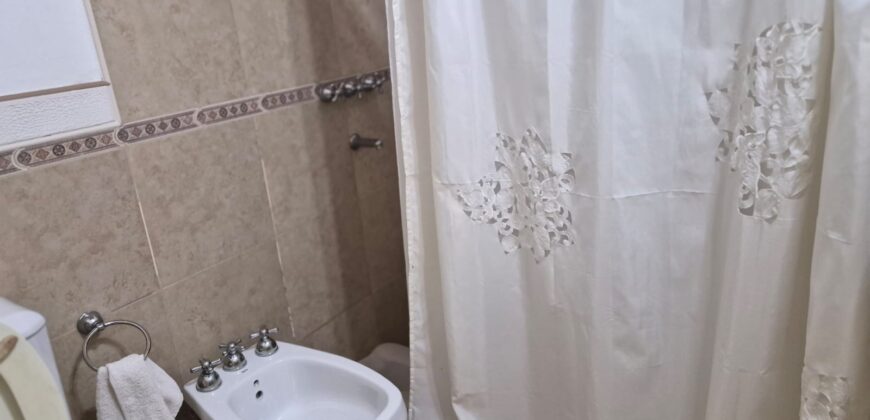 Amplia Vivienda con Pileta. Vista Única. Amplio Parque