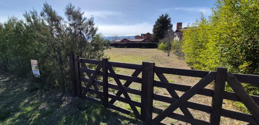 Hermoso Lote: Pequeño Barrio Altamente Residencial