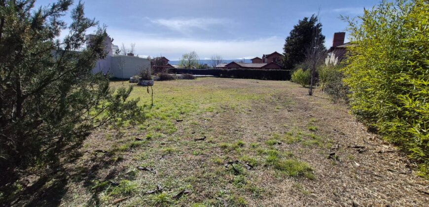 Hermoso Lote: Pequeño Barrio Altamente Residencial